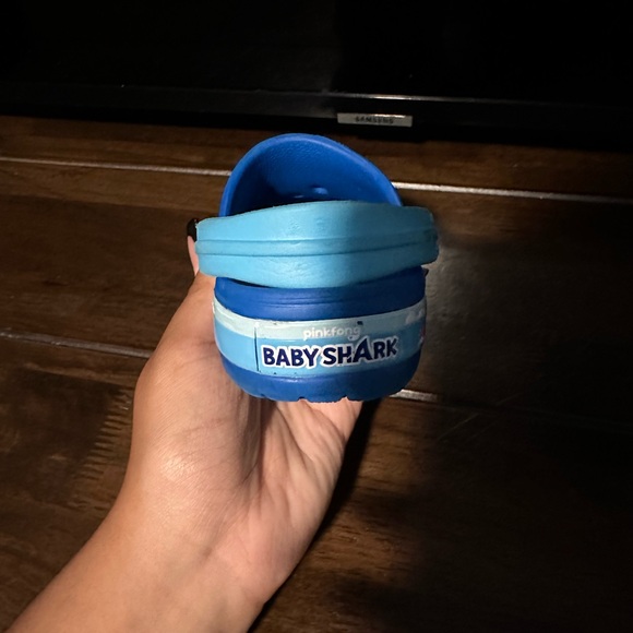 Toddler crocs - Picture 3 of 3